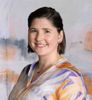 Alix Wozniak Headshot